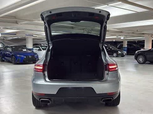 Used 2021 Porsche Macan AWD/4WD image 7