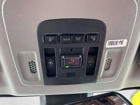 Used 2024 Toyota Camry XSE w/ Navigation Package image 40