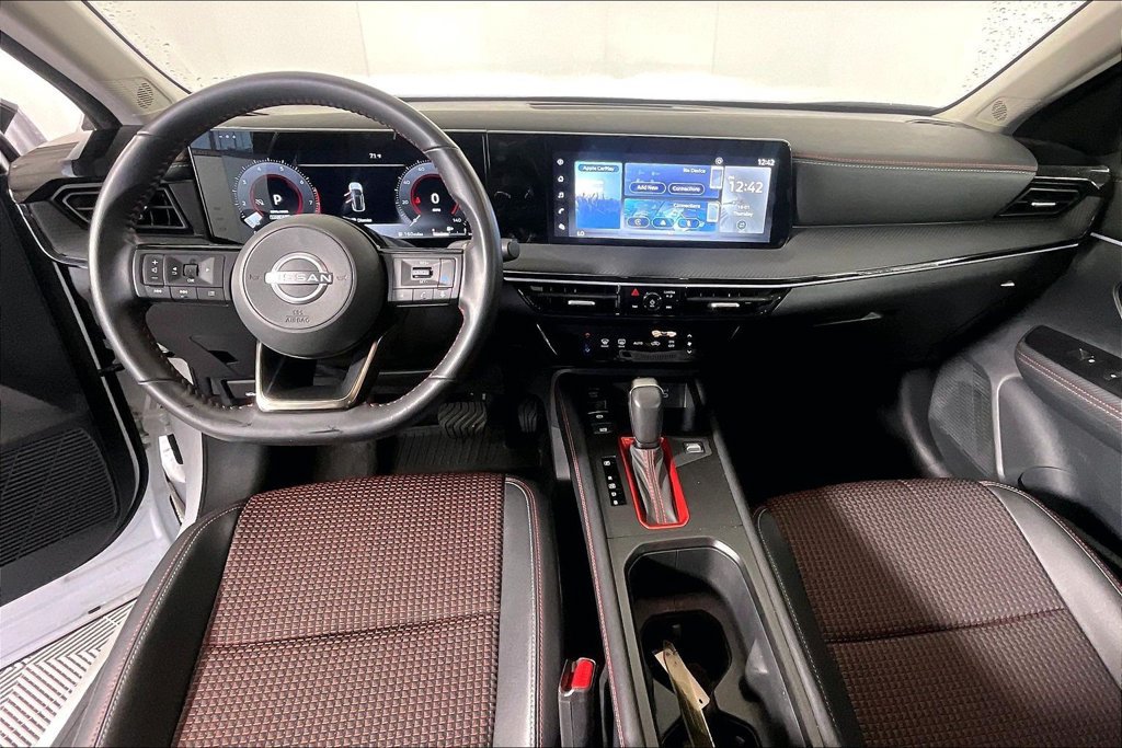 Used 2025 Nissan Kicks SR FWD image 17