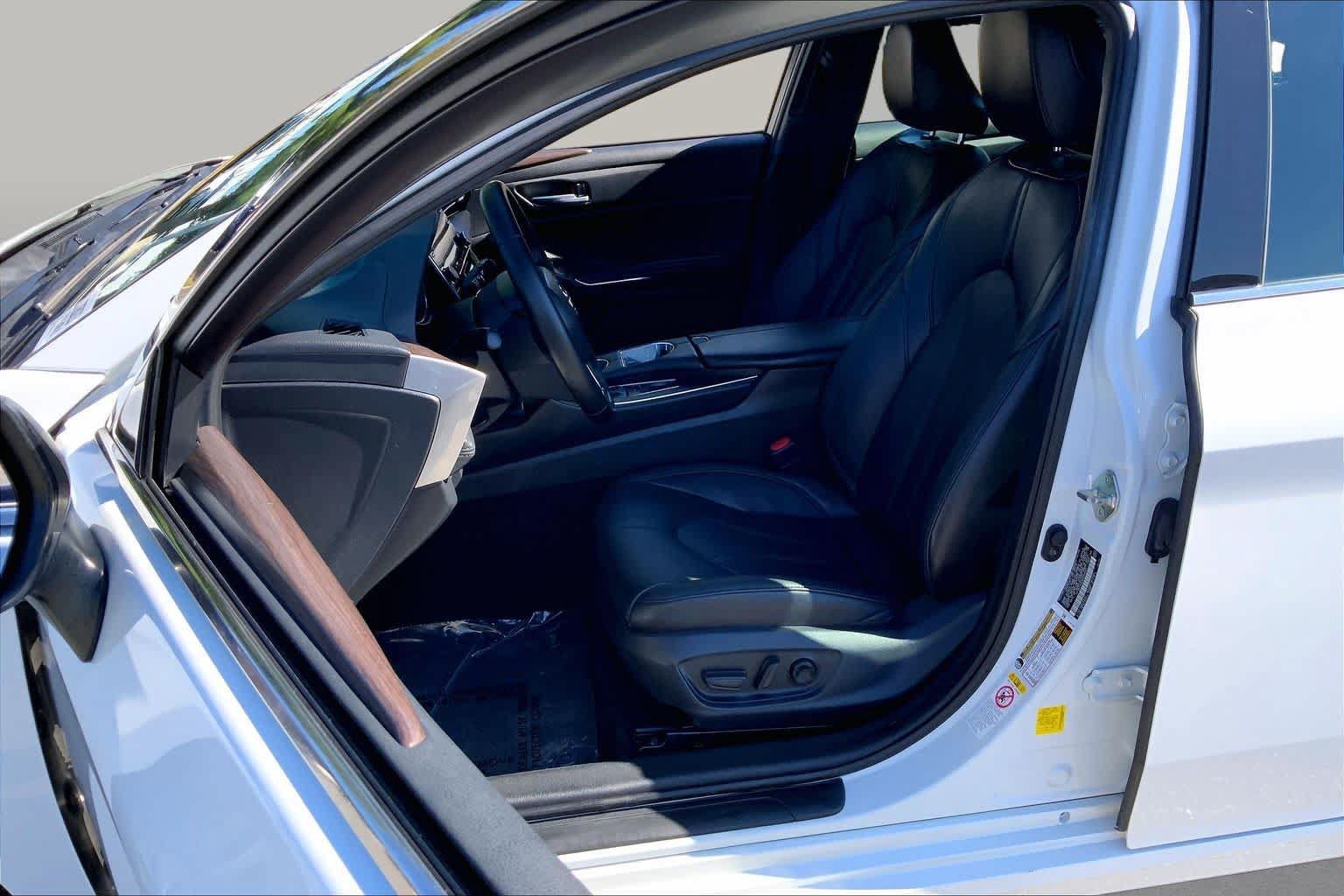 Used 2019 Toyota Avalon XLE w/ Moonroof Package FWD image 8