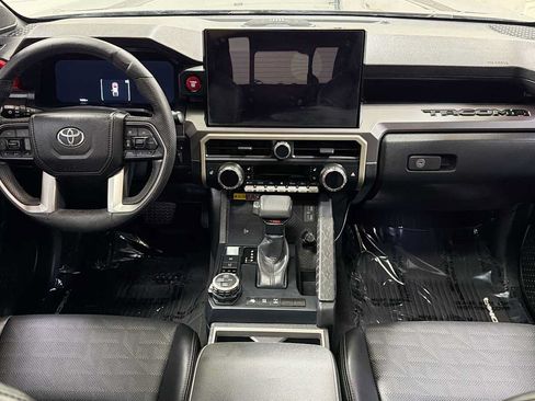 Used 2024 Toyota Tacoma TRD Off-Road w/ TRD Off Road Premium Package AWD/4WD image 27