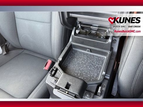 Used 2023 Jeep Wrangler Sport S image 19