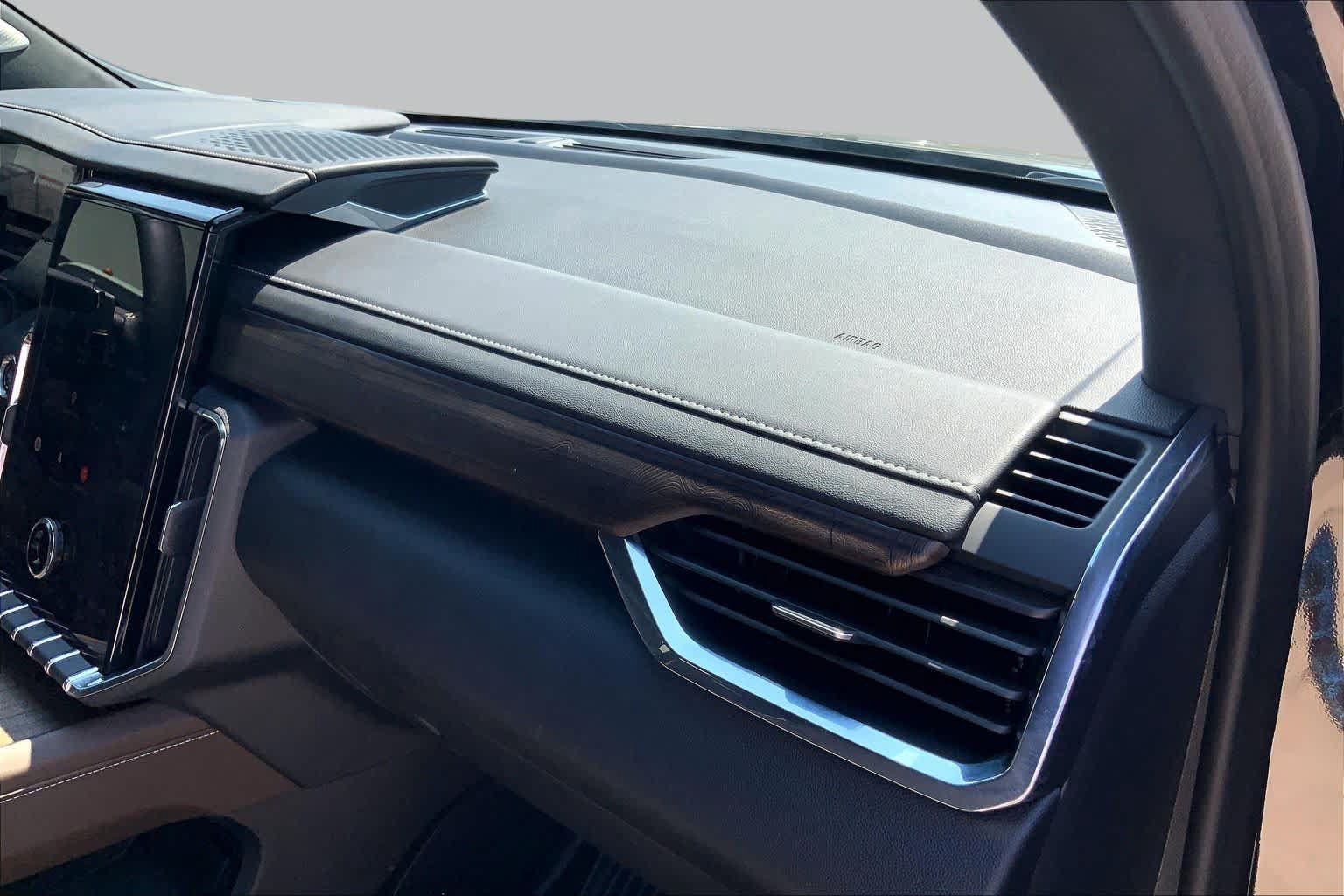 Certified 2026 GMC Acadia Denali Ultimate w/ LPO, Floor Liner Package FWD image 19