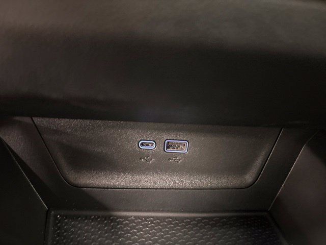 Used 2026 Chevrolet Equinox LT AWD/4WD image 30