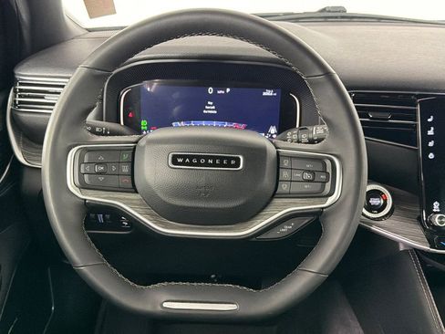 Used 2024 Jeep Wagoneer L Series II w/ Flexible Seating Group image 25