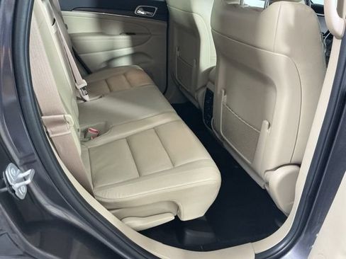 Used 2017 Jeep Grand Cherokee Limited AWD/4WD image 12