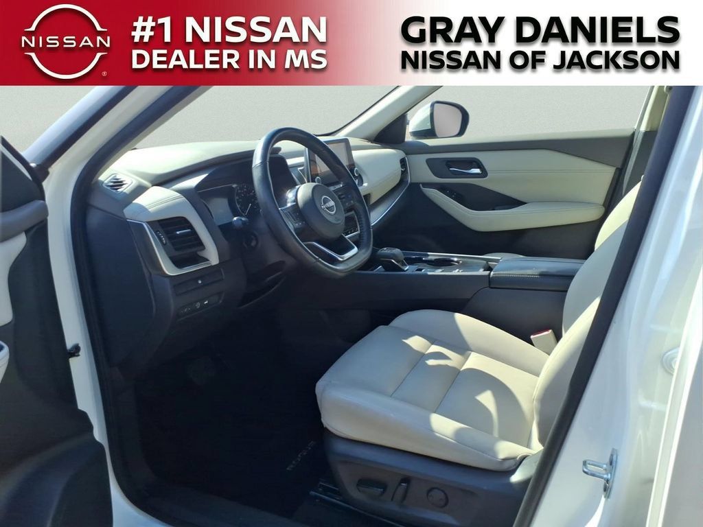 Used 2023 Nissan Rogue SV w/ SV Premium B Package FWD image 24