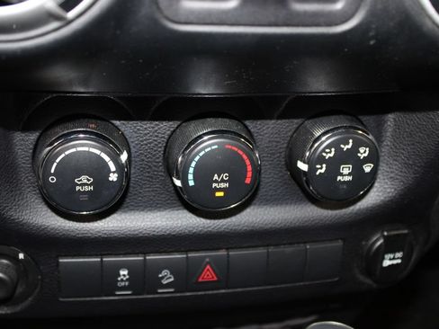 Used 2015 Jeep Wrangler Sport AWD/4WD image 29