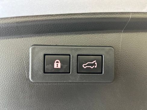 Used 2023 Subaru Outback Premium AWD/4WD image 32