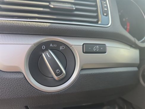 Used 2019 Volkswagen Passat 2.0T Wolfsburg w/ Wheels & Sunroof Package image 31