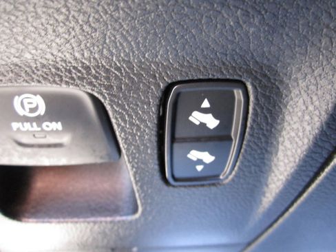 Used 2020 RAM 1500 Big Horn AWD/4WD image 11