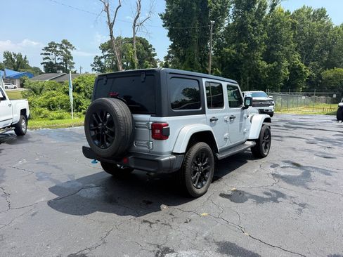 Used 2023 Jeep Wrangler Unlimited Sahara w/ Cold Weather Group AWD/4WD image 5