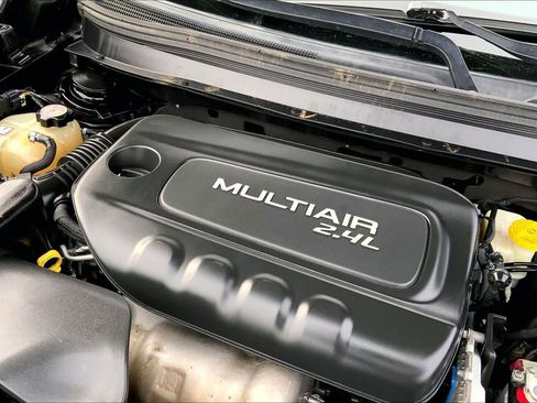 Used 2017 Jeep Cherokee Sport image 26