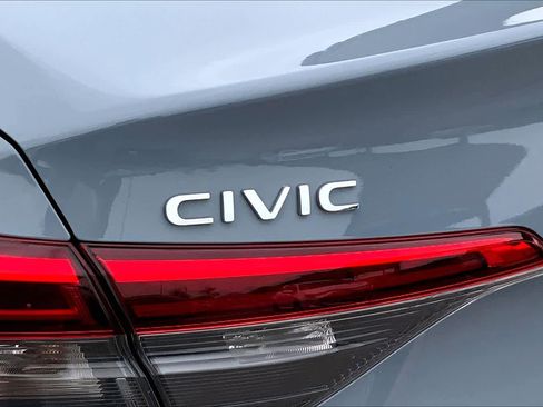 Used 2023 Honda Civic Sport image 10