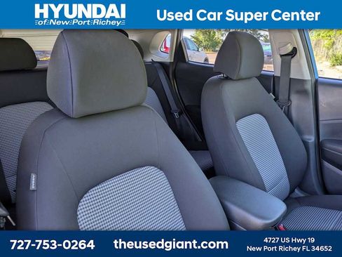 Used 2018 Hyundai Kona SEL image 6