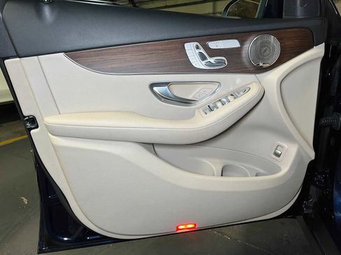 Certified 2021 Mercedes-Benz GLC 300 4MATIC image 21