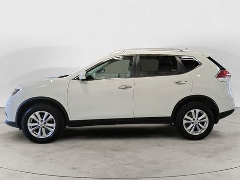Used 2015 Nissan Rogue SV w/ SV Premium Package image 2