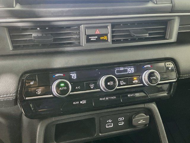 Used 2025 Honda Pilot Touring image 17