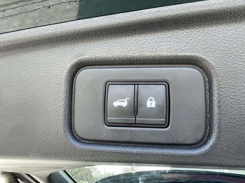 Used 2024 Nissan Pathfinder Platinum AWD/4WD image 10