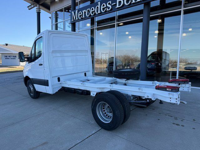 Used 2024 Mercedes-Benz Sprinter 4500 image 7