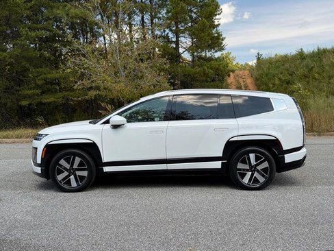 New 2026 Hyundai Ioniq 9 SEL image 3