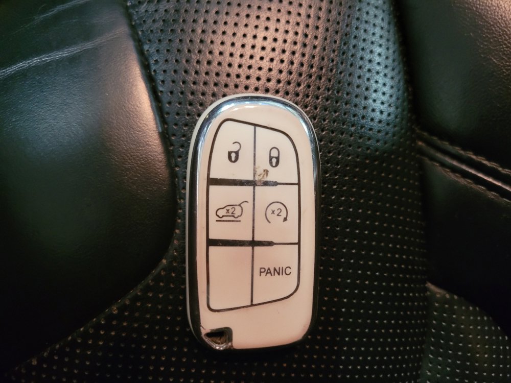 Used 2019 Jeep Cherokee Limited FWD image 32