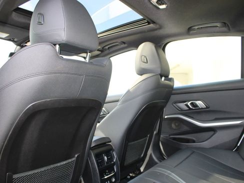 Used 2020 BMW 330i Sedan w/ Convenience Package image 17