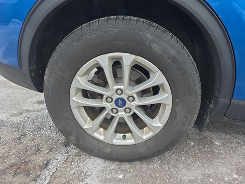 Used 2020 Ford Escape SE image 11