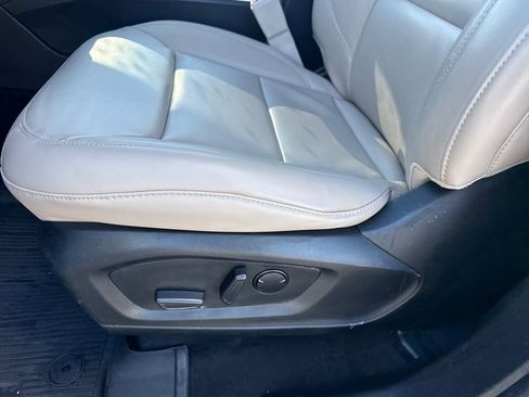 Used 2023 Ford Explorer XLT w/ Equipment Group 202A image 25