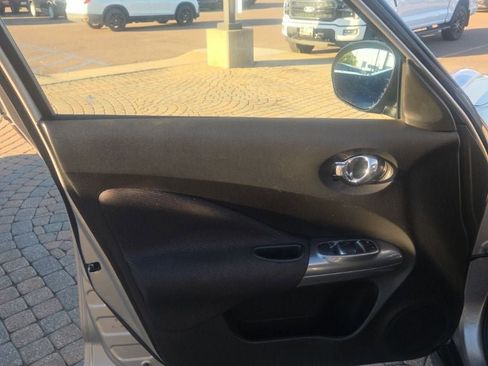 Used 2011 Nissan Juke SV image 11