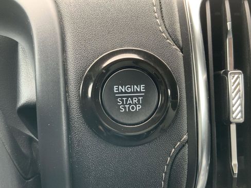 Used 2025 Ford Expedition Platinum image 37