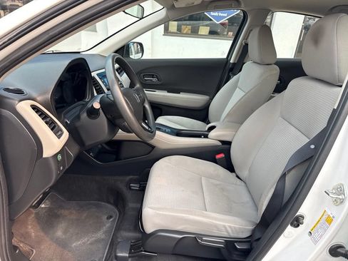 Used 2022 Honda HR-V LX image 17