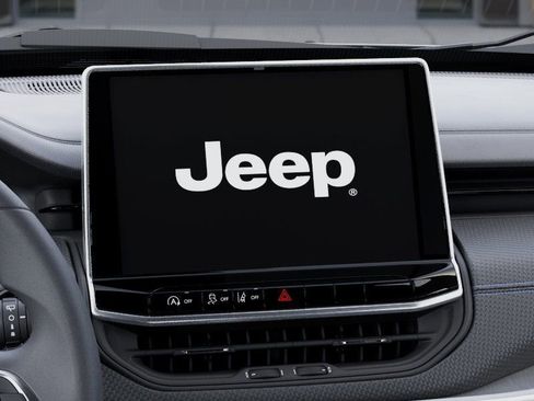 New 2026 Jeep Compass Latitude AWD/4WD image 18