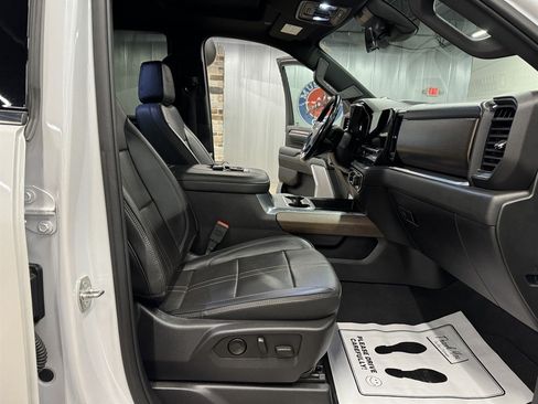 Used 2024 Chevrolet Silverado 2500 High Country w/ Technology Package AWD/4WD image 36