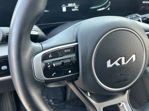 Used 2025 Kia Sportage EX image 23