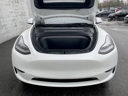 Used 2022 Tesla Model Y Long Range image 42