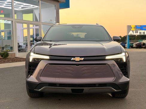 Used 2024 Chevrolet Blazer EV LT AWD/4WD image 9