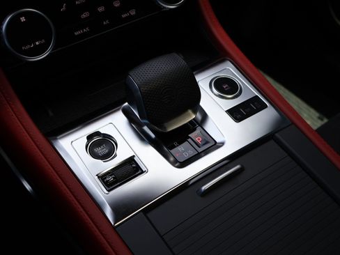 Used 2024 Jaguar F-PACE SVR AWD/4WD image 19