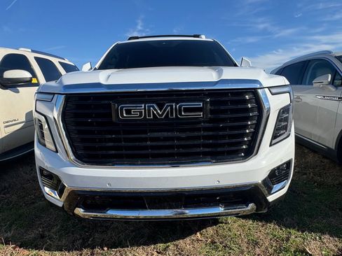 Used 2025 GMC Yukon Elevation w/ Elevation Premium Package image 2