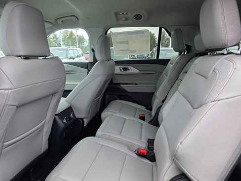 New 2026 Ford Explorer Active w/ Active Comfort Package image 11