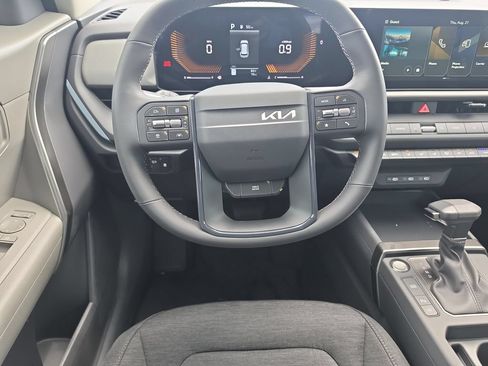 New 2027 Kia Seltos LX FWD image 13