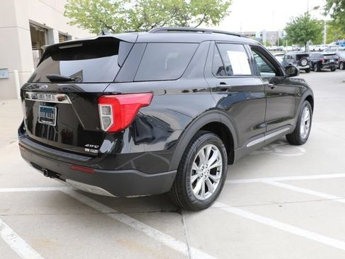 Used 2023 Ford Explorer XLT w/ Equipment Group 202A AWD/4WD image 6