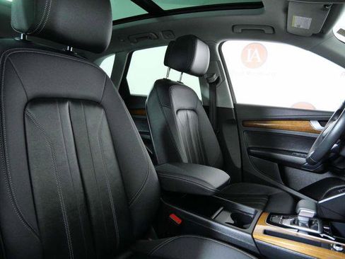 Used 2023 Audi Q5 2.0T Premium w/ Convenience Package AWD/4WD image 12