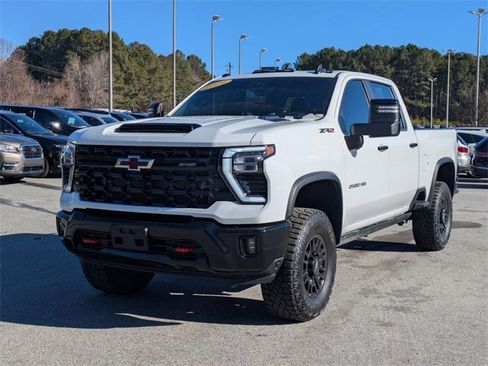 Certified 2024 Chevrolet Silverado 2500 ZR2 w/ Technology Package image 5