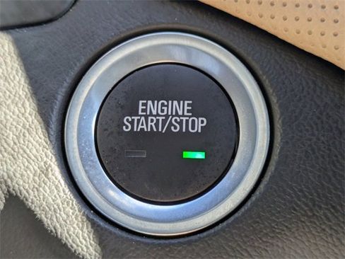 Used 2024 Chevrolet Equinox Premier image 33