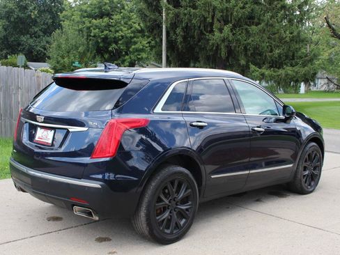 Used 2017 Cadillac XT5 Luxury AWD/4WD image 9