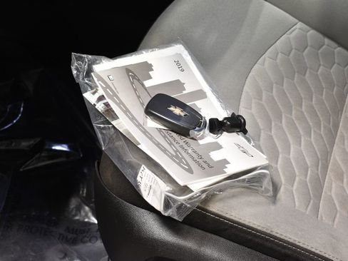 Used 2019 Chevrolet Equinox LS w/ LS Convenience Package image 39