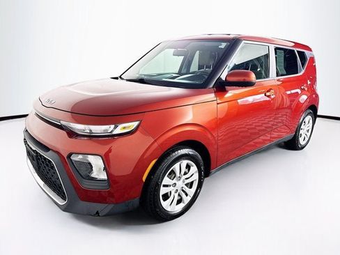 Used 2022 Kia Soul LX FWD image 1