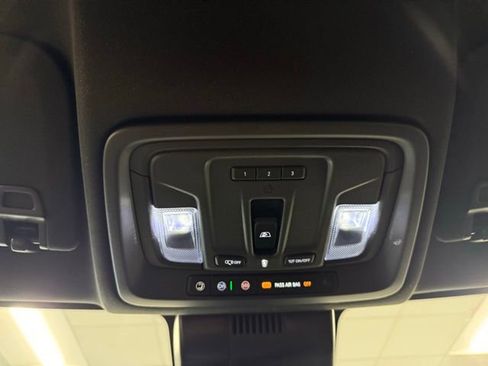 Used 2024 Chevrolet Silverado 1500 High Country w/ Technology Package image 21