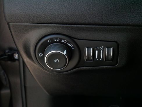 Used 2021 Jeep Compass Latitude AWD/4WD image 28